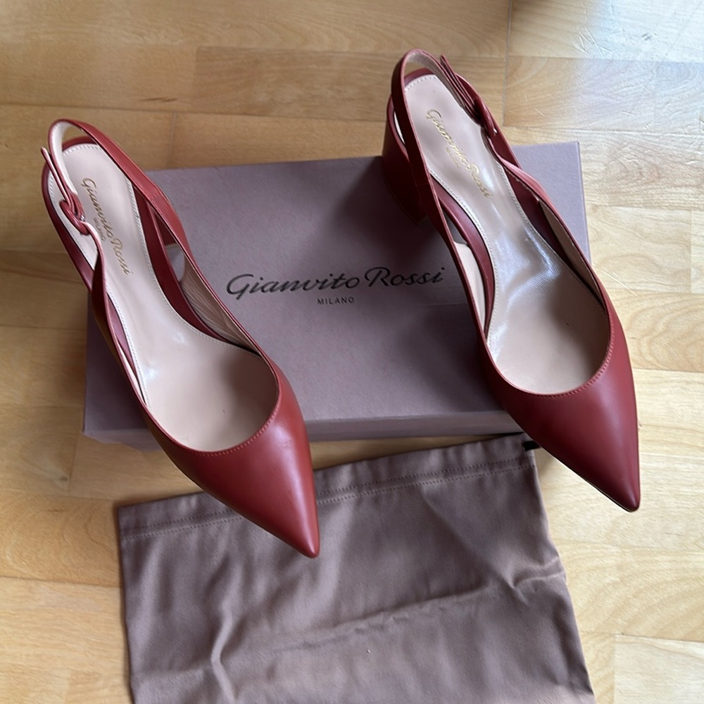 Gianvito Rossi Slingback with Pointed Toe pumps block hill excellent condition